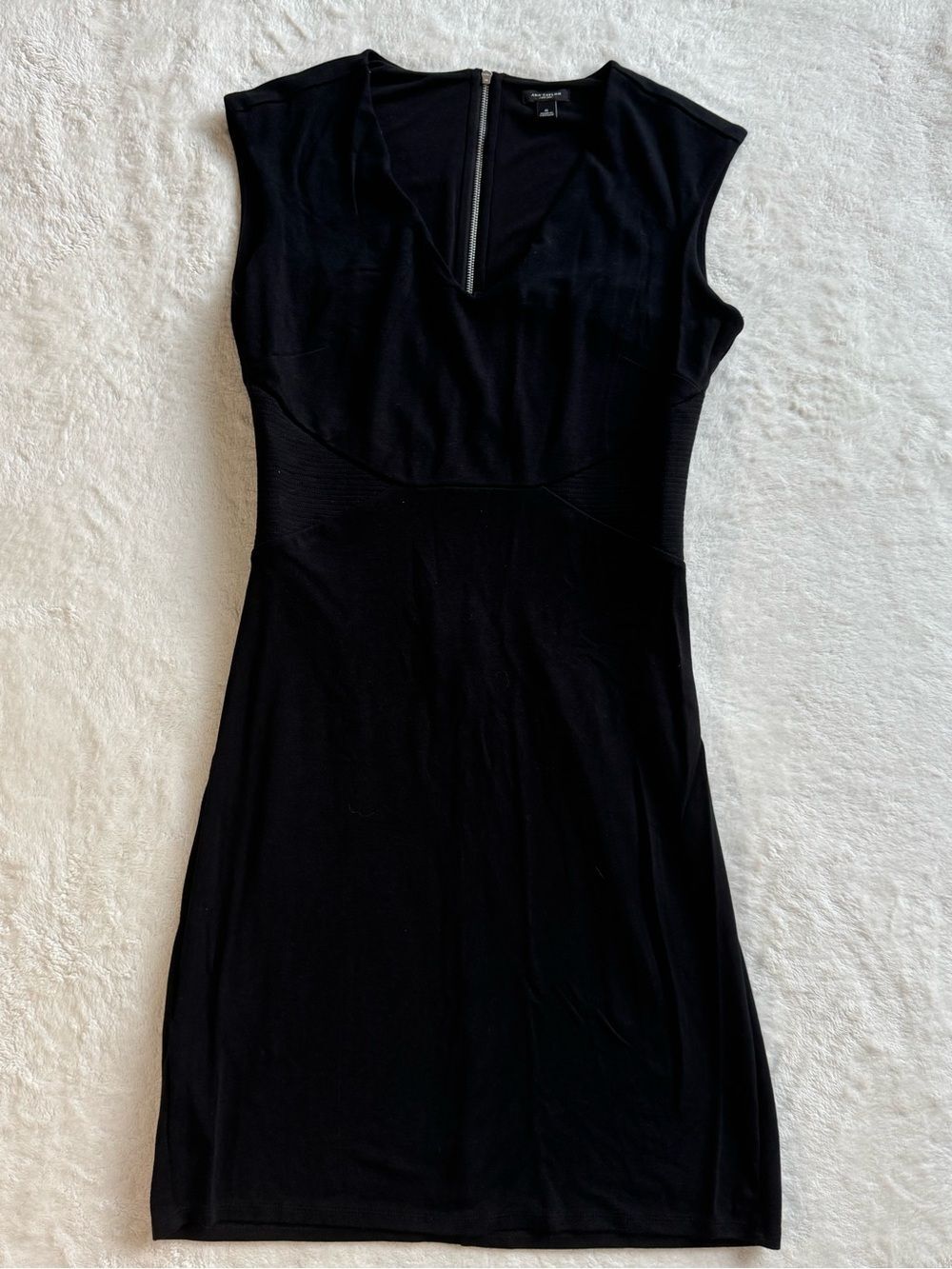 Ann Taylor Black Zip Front V Neck Bodycon Dress Size 6